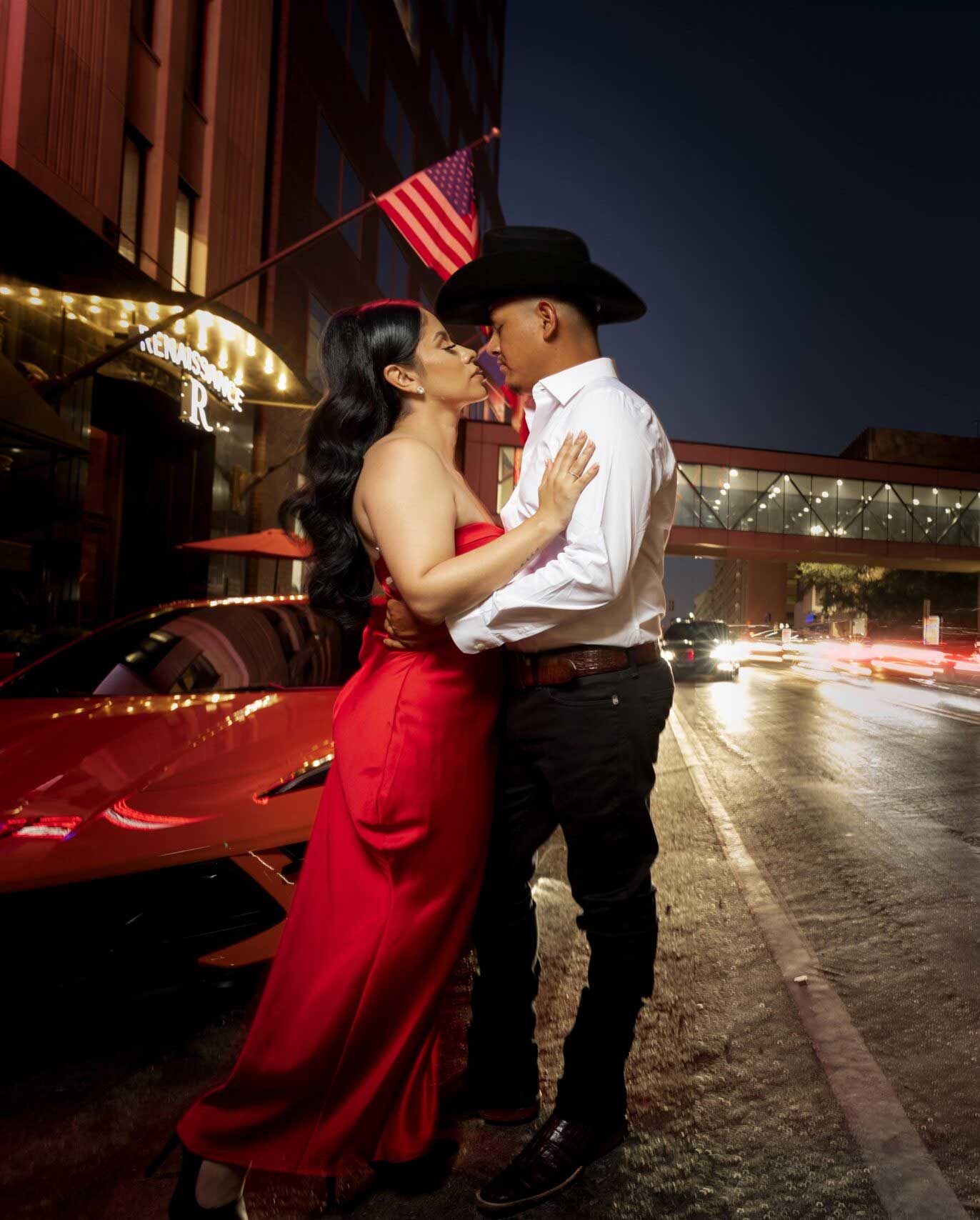 couple-on-street-with-groom-in-cowboy-hat