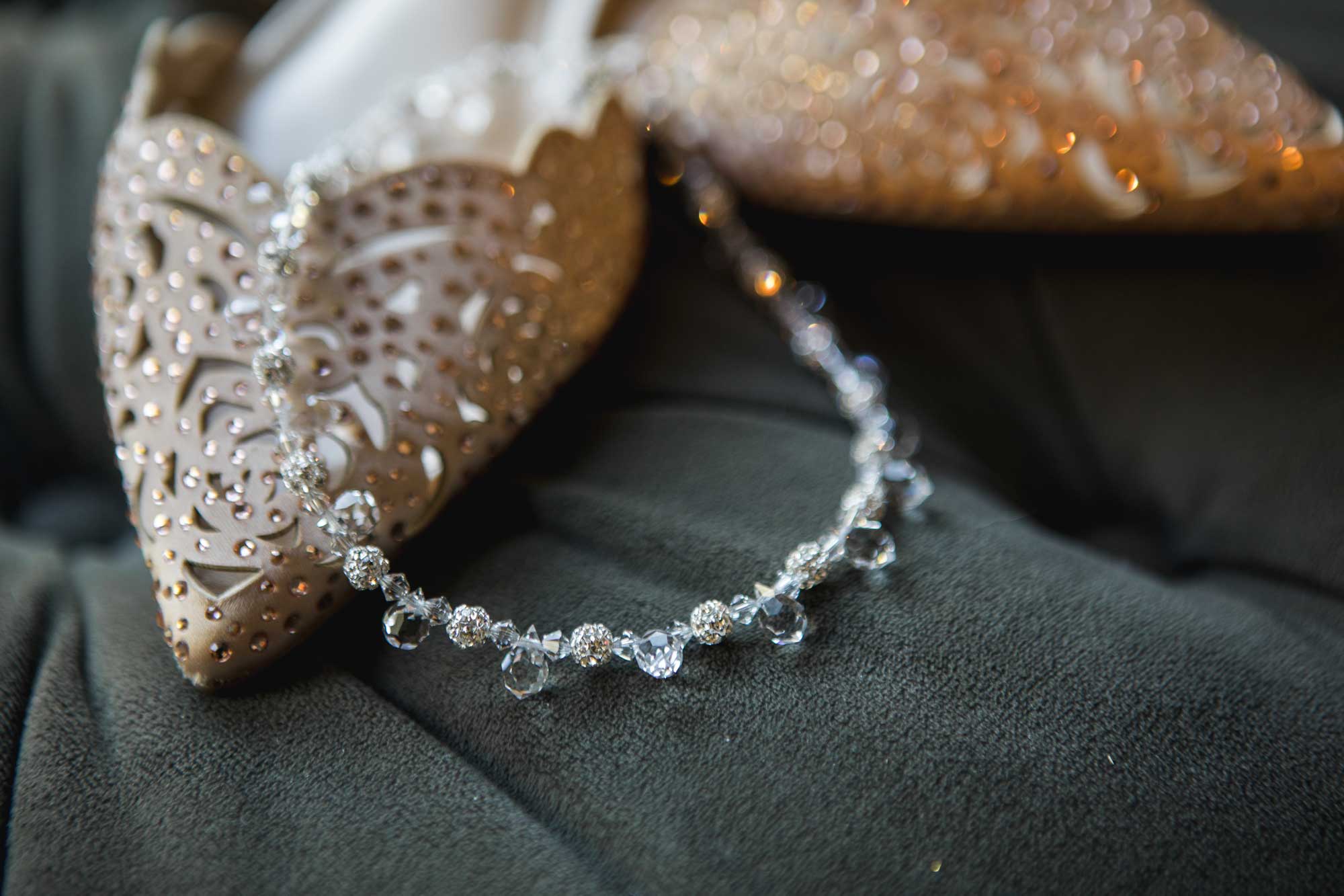 photography-bride-wedding-accessories