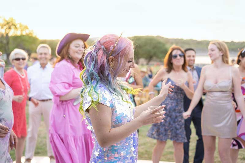 gallery-ally-1FE_21_8319219_728991148_4